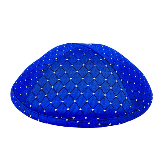 Eine edle Kippa, blau kariert, mit silbernen Knoten, für Erwachsene, ⌀ 15cm.