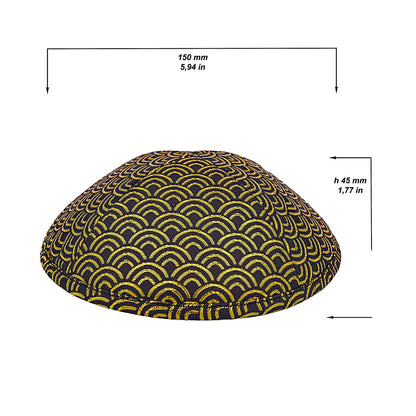 Eine edle Kippa, mit goldenem Muster “Menora” für Erwachsene, ⌀ 15cm.