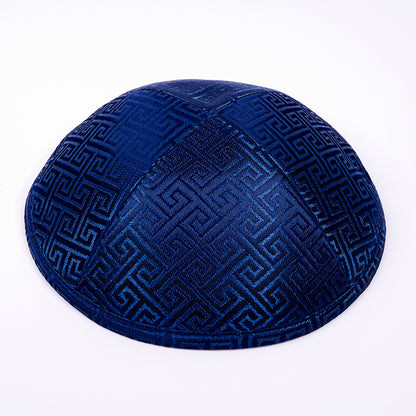 Eine edle Kippa, mit dezentem blauen Muster “Jerusalem” für Erwachsene, ⌀ 15cm.